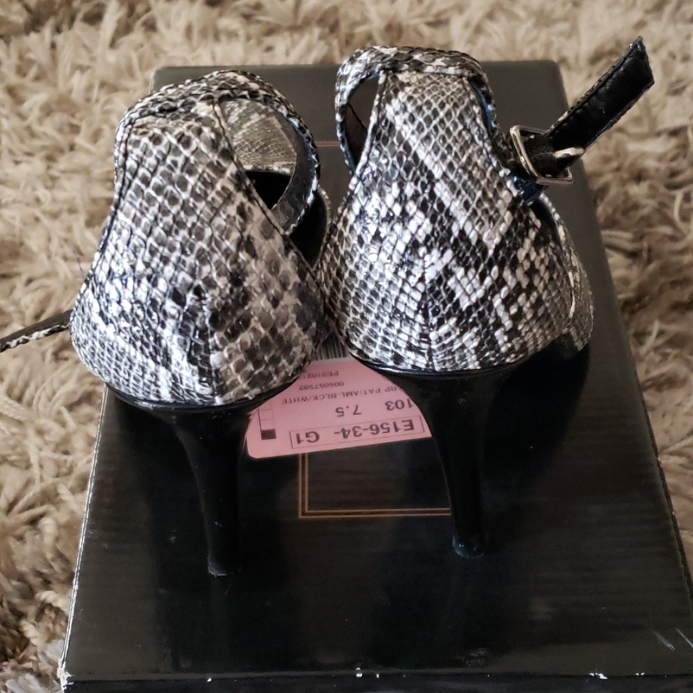 Colin Stuart heels - Picture 3 of 4